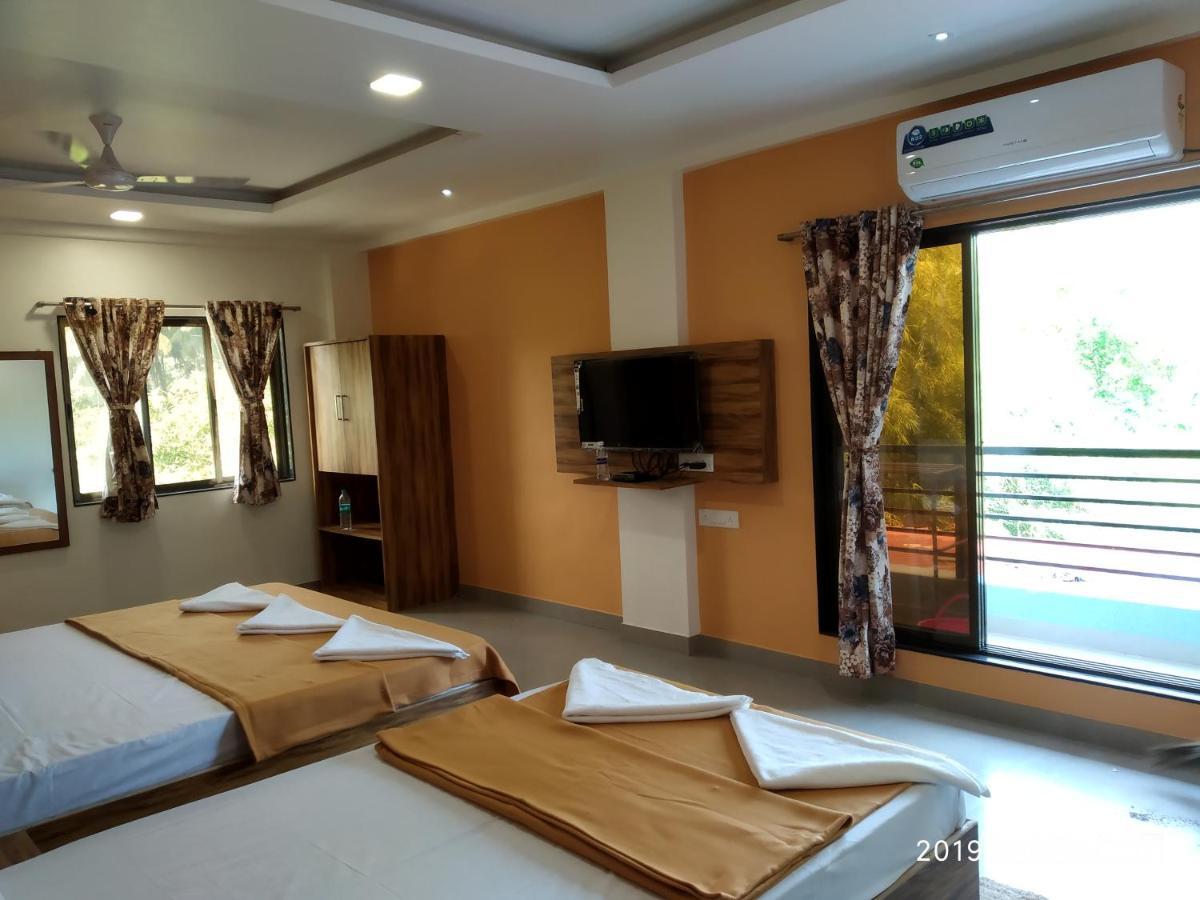 Lotus Hotel Nagaon Beach Alībāg Exterior foto